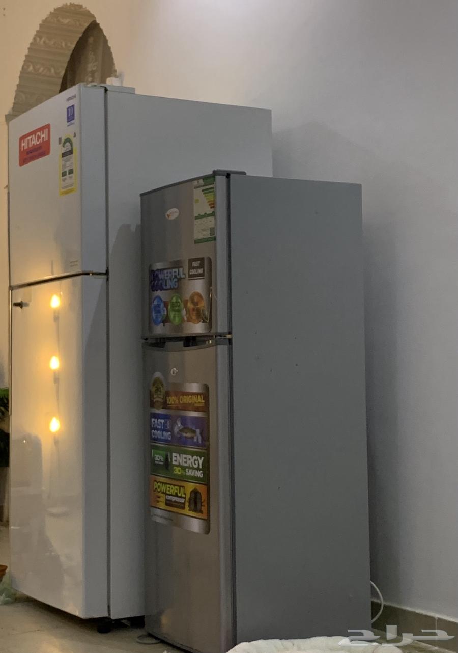 البيضاء لها خمس سنوات خربان الكمبروسر والثانية مافيها شيء63788008745345110