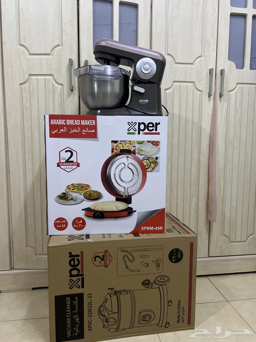 صانعة الخبز جديده والمكنسة جديده والخلاطة الكيك مستعمله63798699555969110