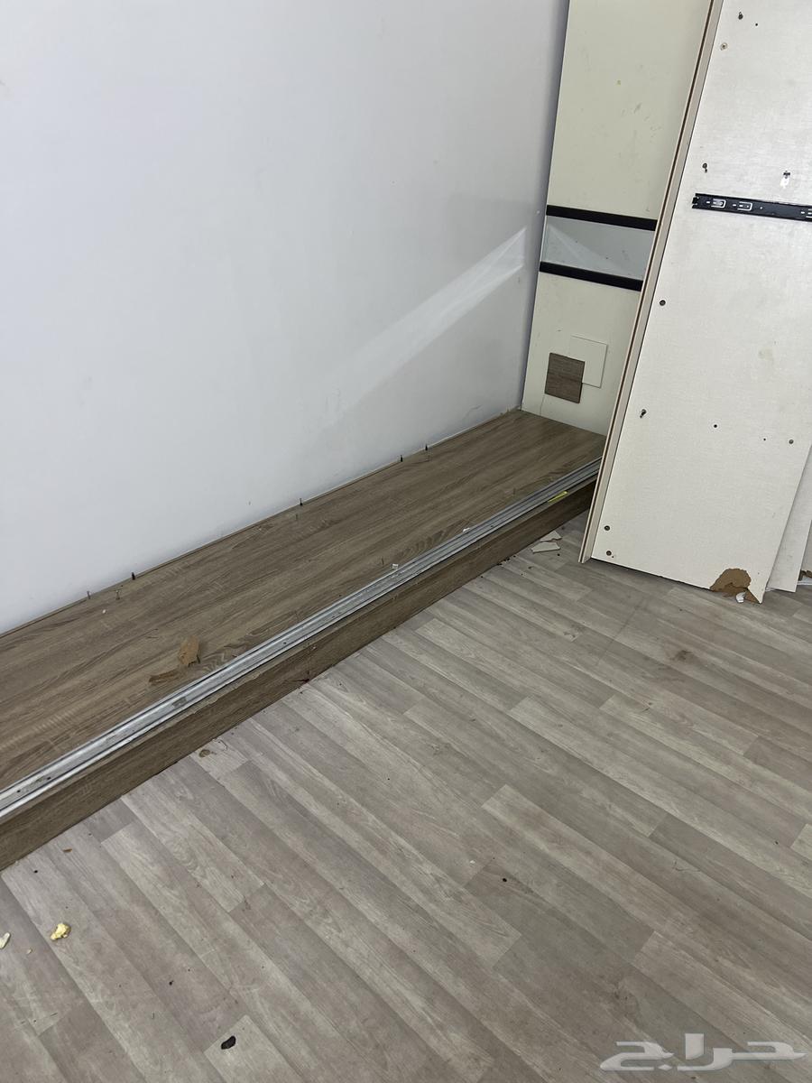 للبيع اثاث غرفه نوم بدون كرسي كامله واثنين دولاب ملابس63797174877698113