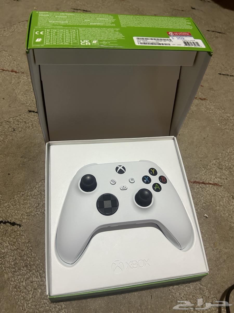 New Xbox controller with its receipt from Asom63794249651459110