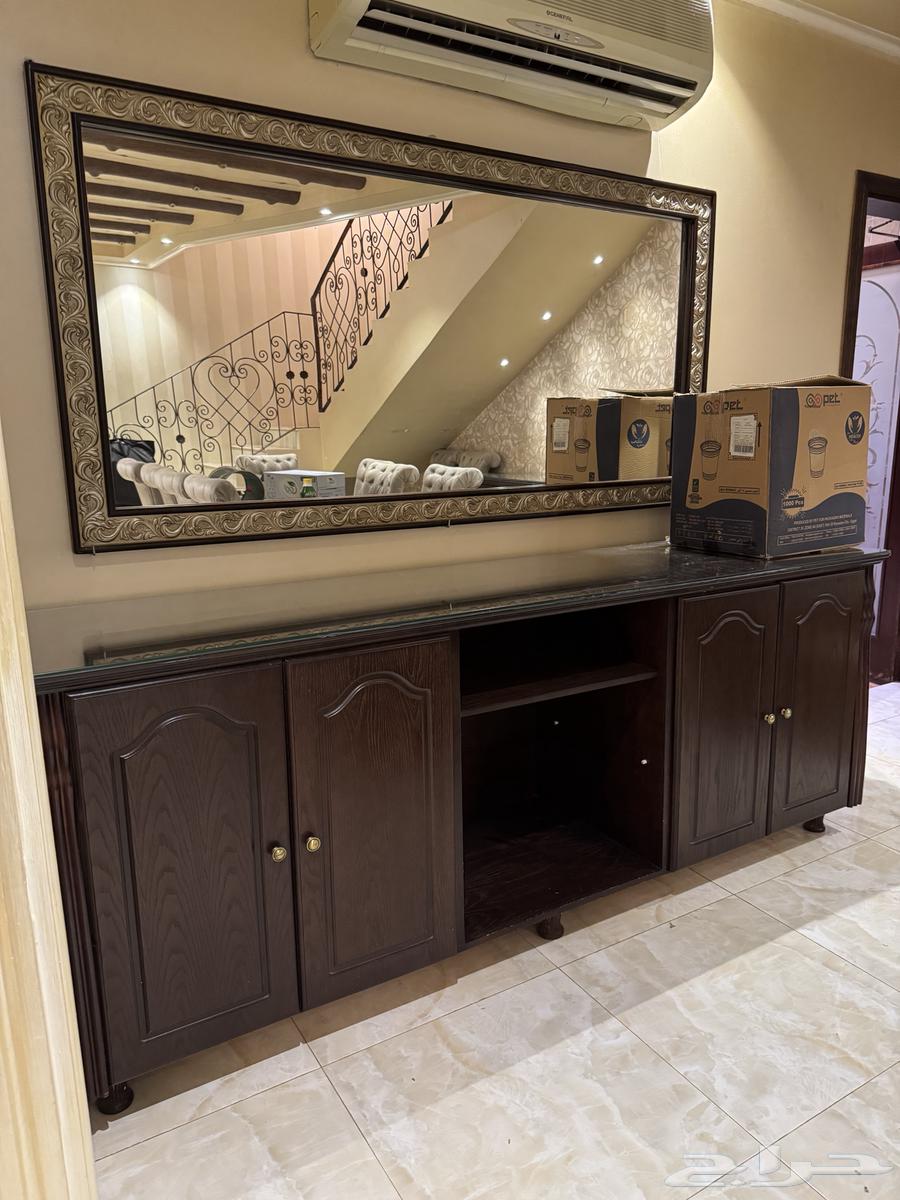 للبيع دواليب من العصفور وكنب ايكيا وطاولة طعام63796343691393113