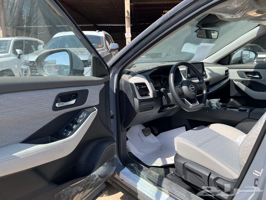 Nissan Extreel 5 Seater Double 2025 Standard Cash and Installments63938786224769114