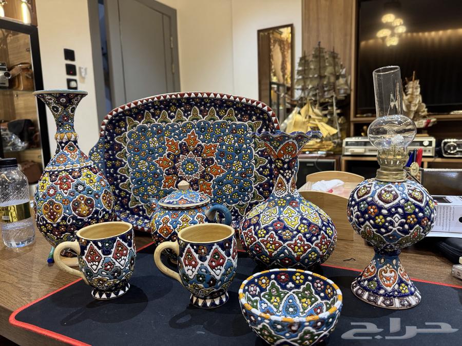 Handmade Iranian Decorative Pottery63789152389378110