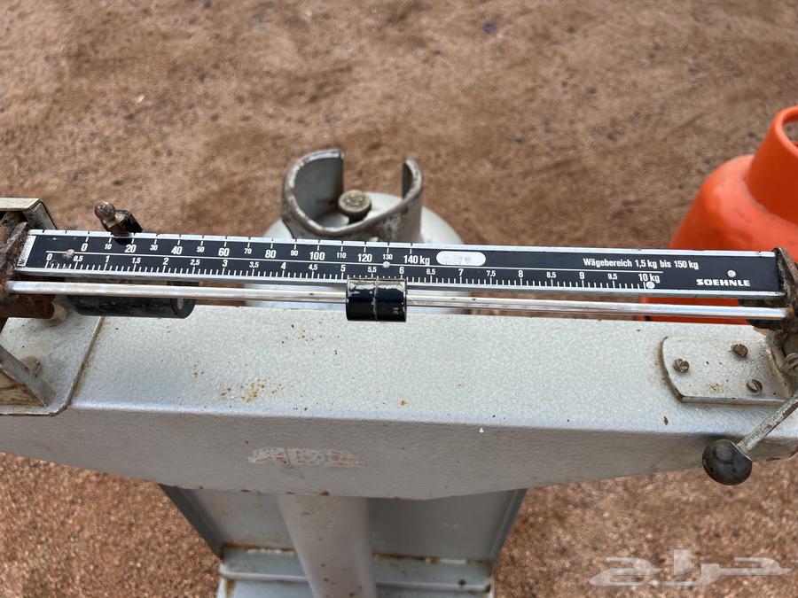 An old heavy scale, light storage use suitable for weighing dates and sugar63790423465346112