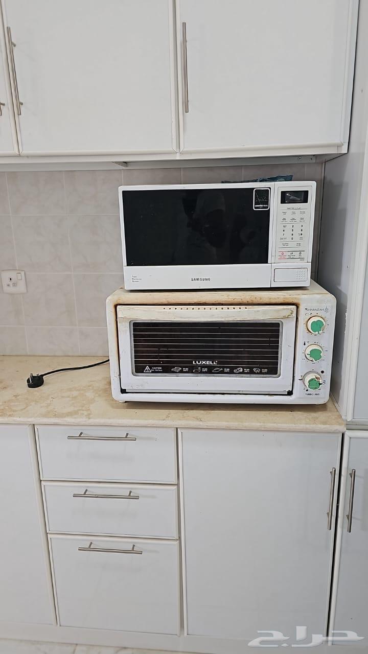 للبيع مساند و مايكرويف و دولاب ملابس63788635887361110