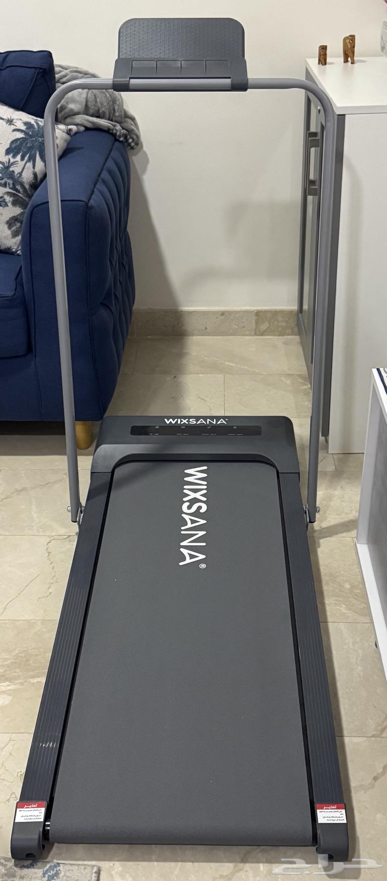 Treadmill for sale, clean, lightly used, comes with its own remote63795403515394111
