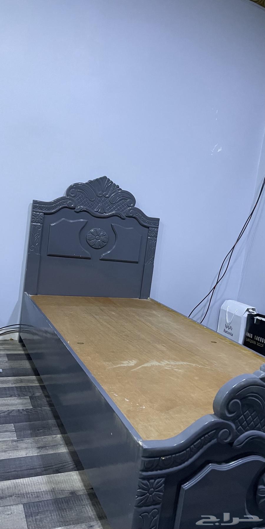 سرير خشب نفر مفصل خشب قوي نظيف بمرتبه63790651070083110