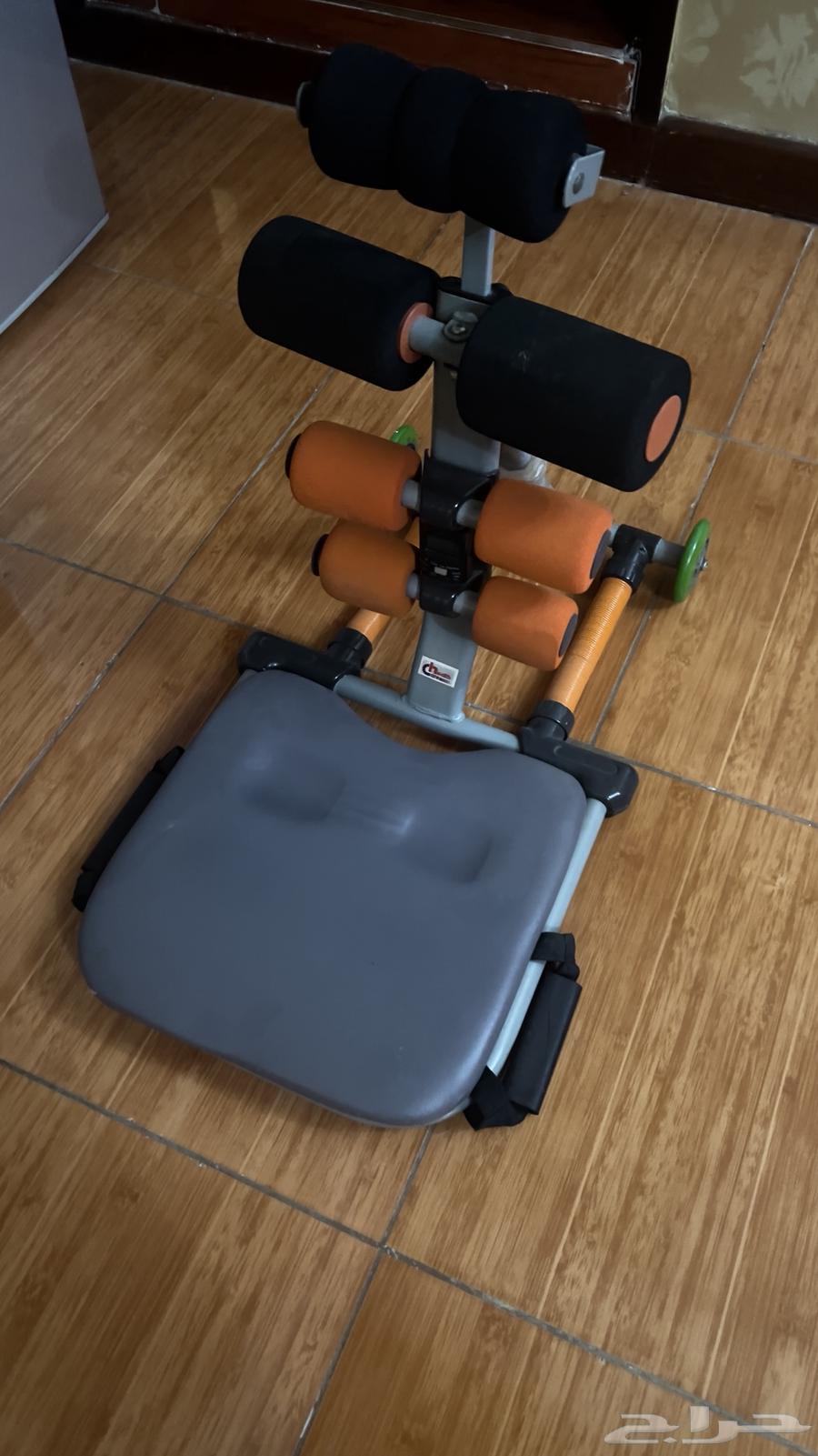 Abdominal exercise device63808199274883110