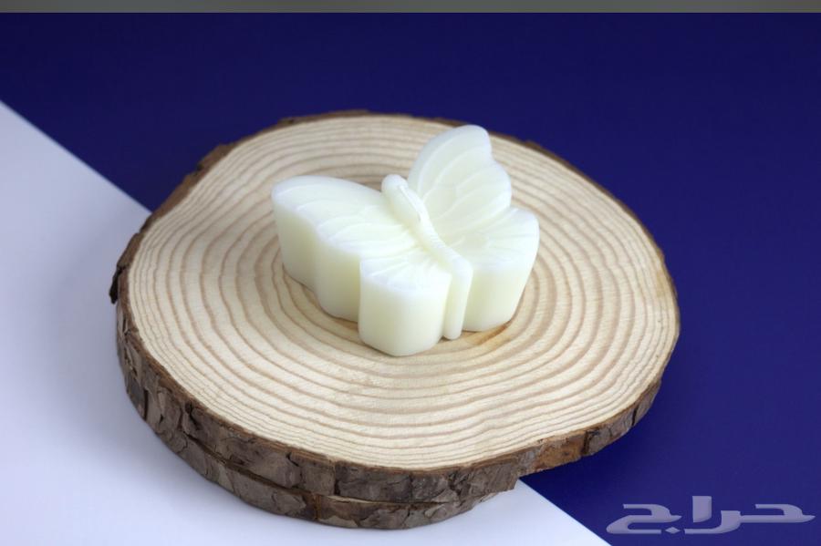 Candle distributions in various colors and shapes with customization options63624368322306113