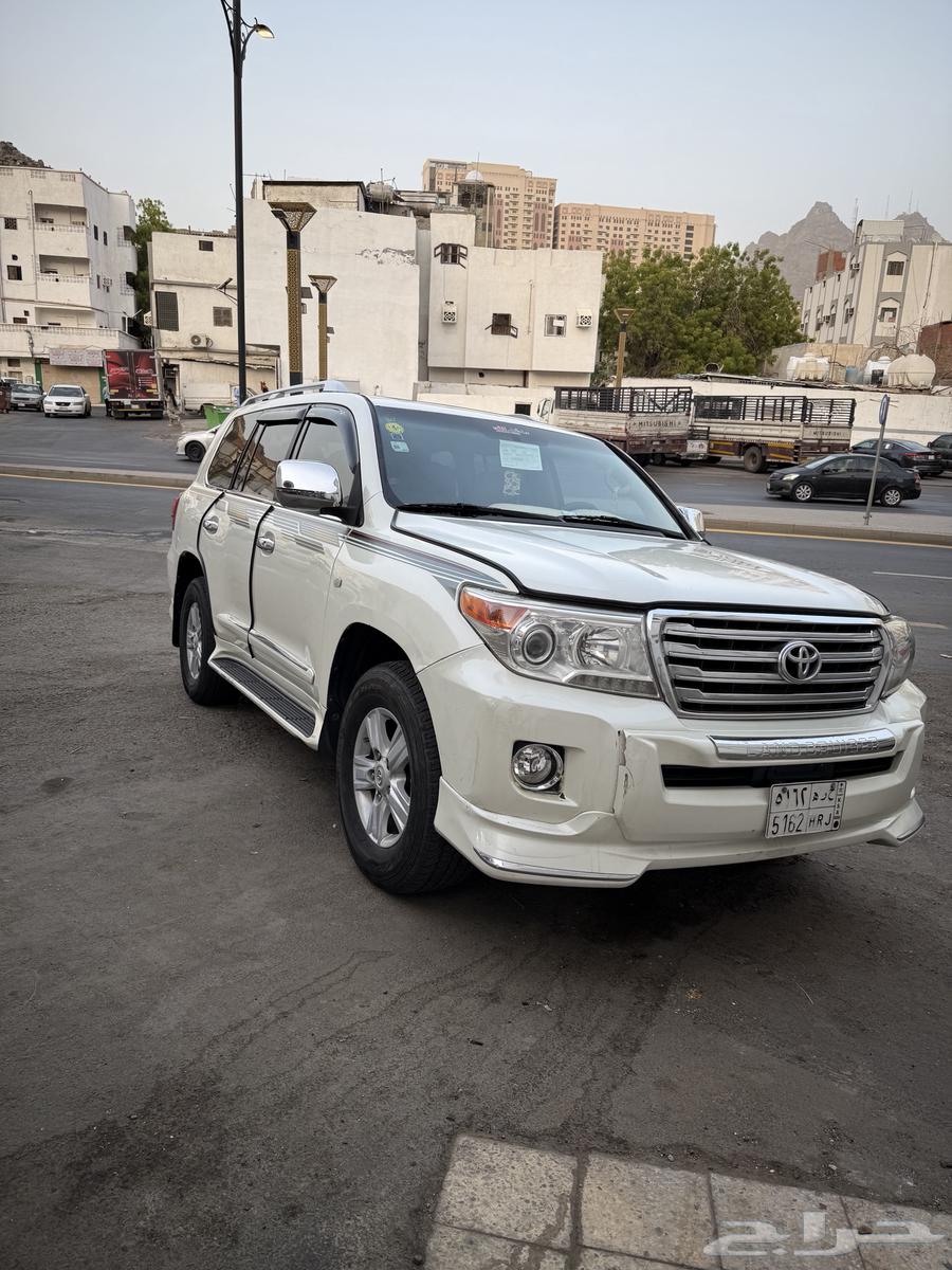 جيب لاندكروزر 201063991042704130110