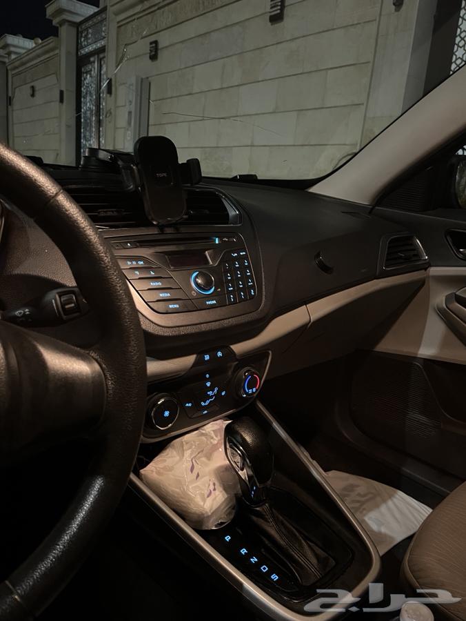 Ford Escort 202063989314995330111