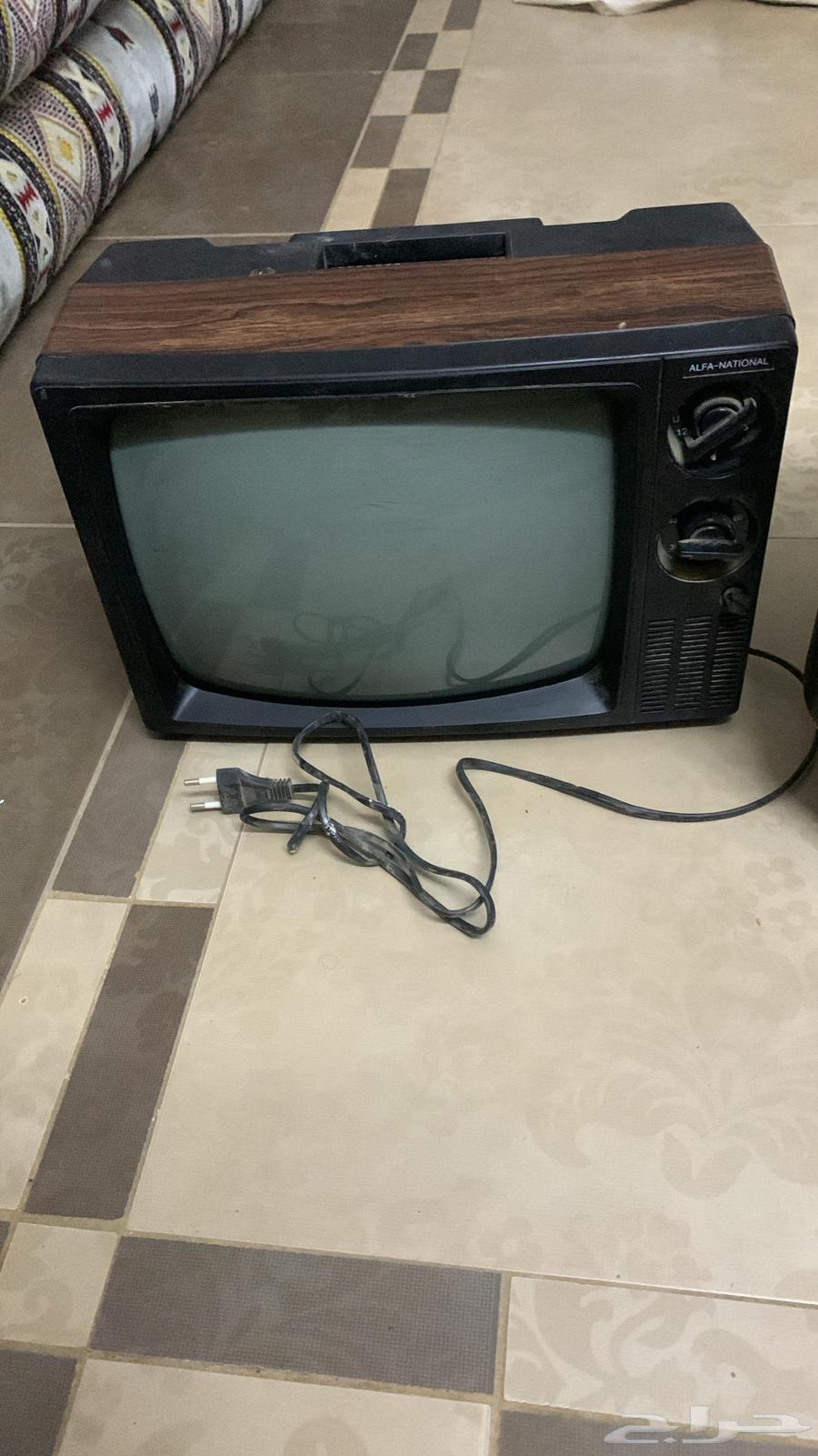 Working and Non-Working Old TV63841080531330111