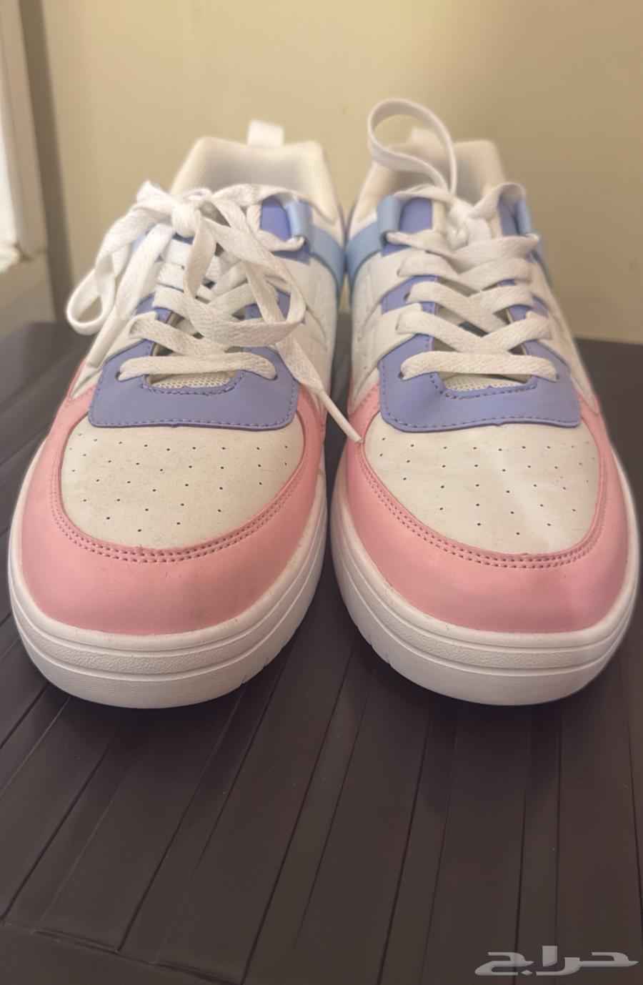 Used sports shoes, size 41 only63829654773507111