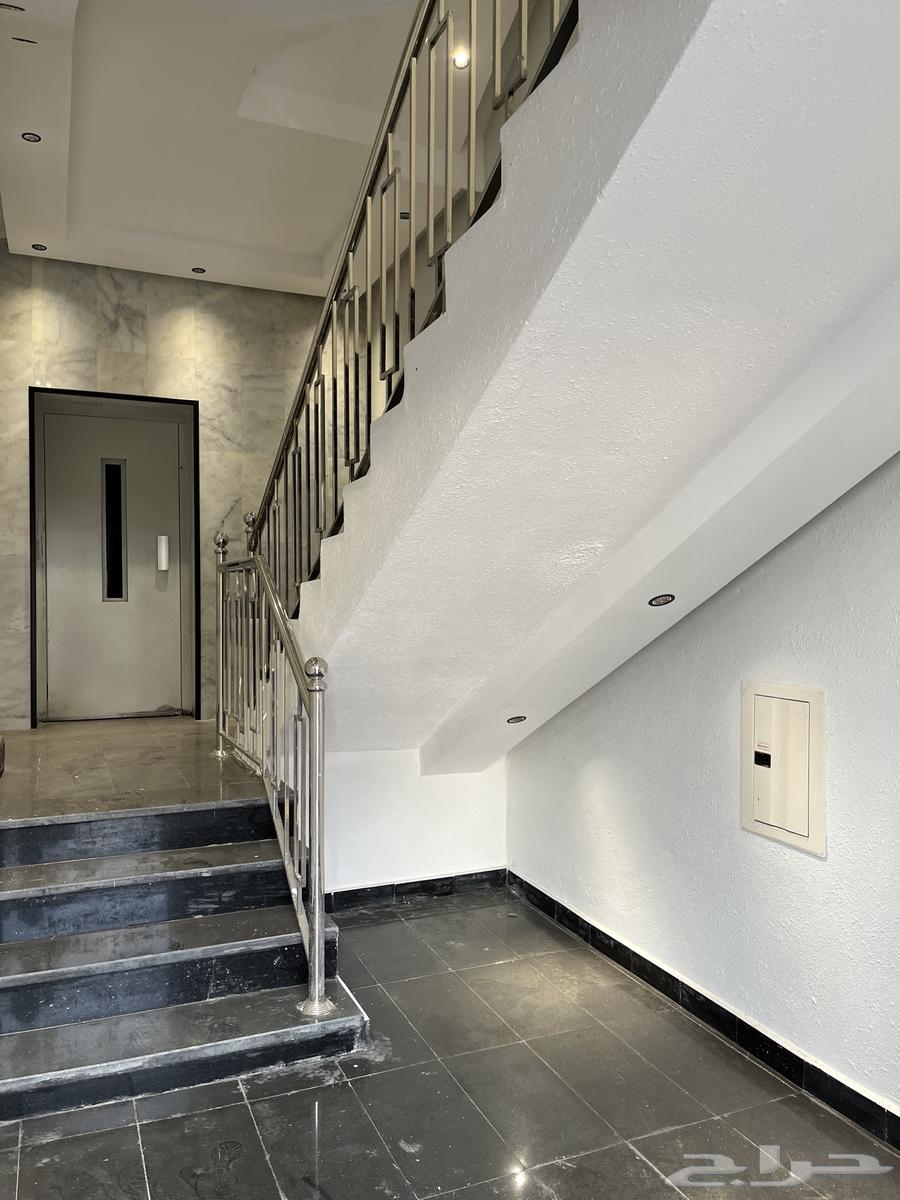 VIP rooftop floors for sale with elevator, fully serviced for 500k in Al-Khamees63612324813186111