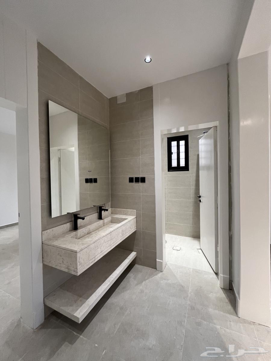 VIP rooftop floors for sale with elevator, fully serviced for 500k in Al-Khamees63612324813186114