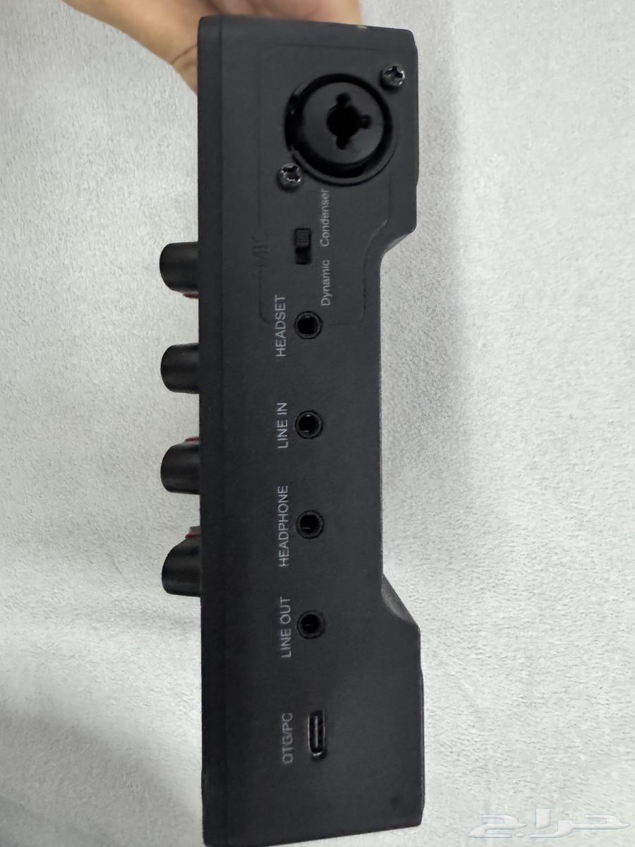 Razer keyboard setup items, microphone, and mouse63830519982977113
