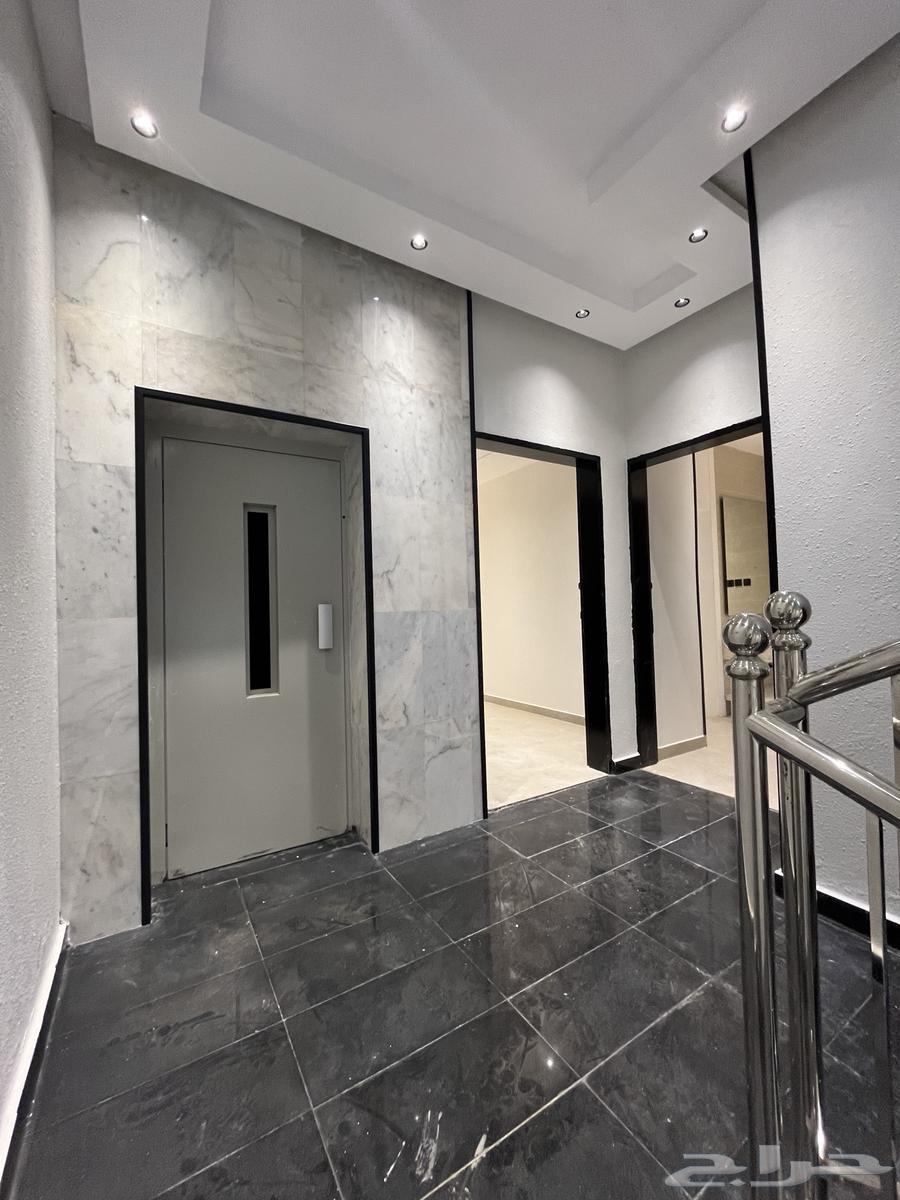 VIP rooftop floors for sale with elevator, fully serviced for 500k in Al-Khamees63612324813186112