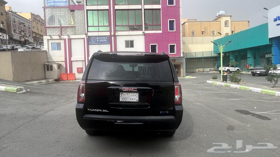 2019 Black GMC Yukon XL Half Full64020988774403113