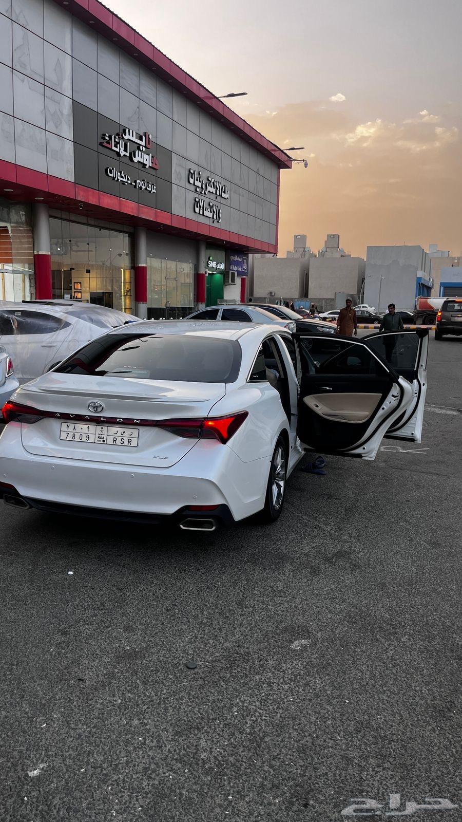 Avalon 2022 White64021321794435114
