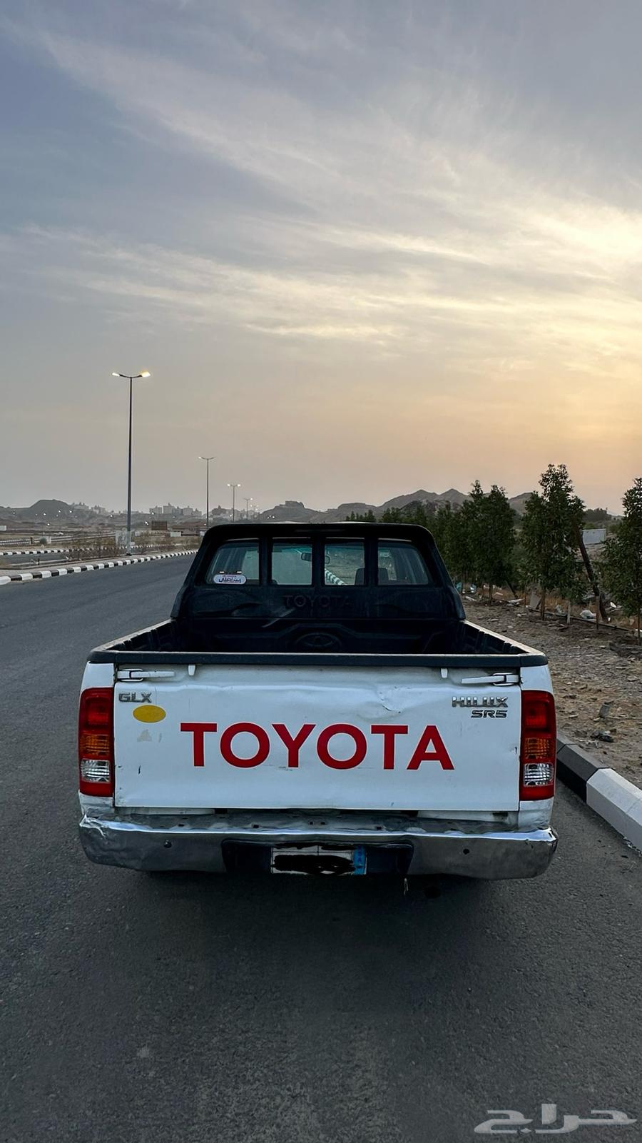 HiLux 201064040316990978114
