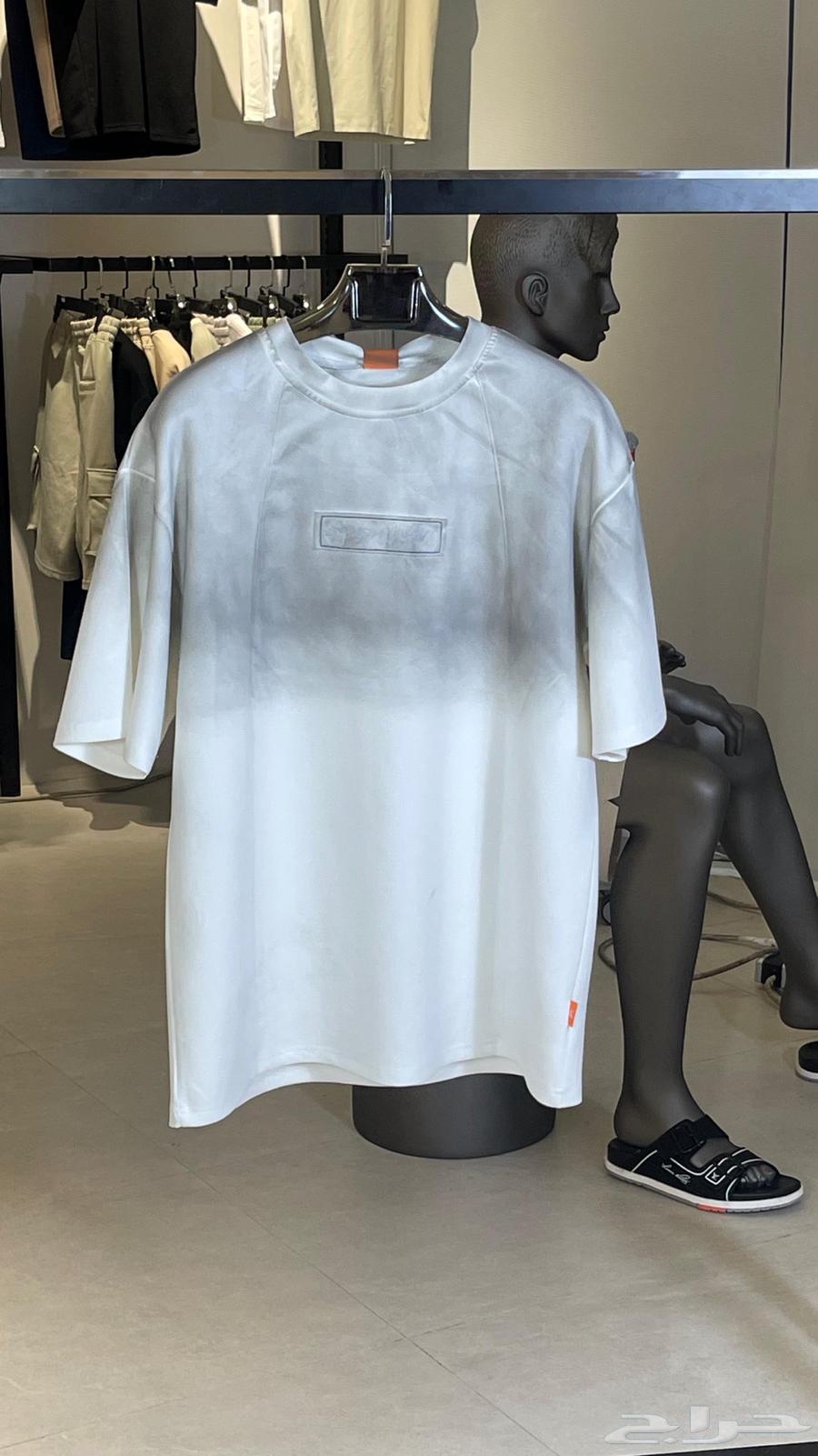 Stand out with T-shirts, sets, and shirts63844109442947114
