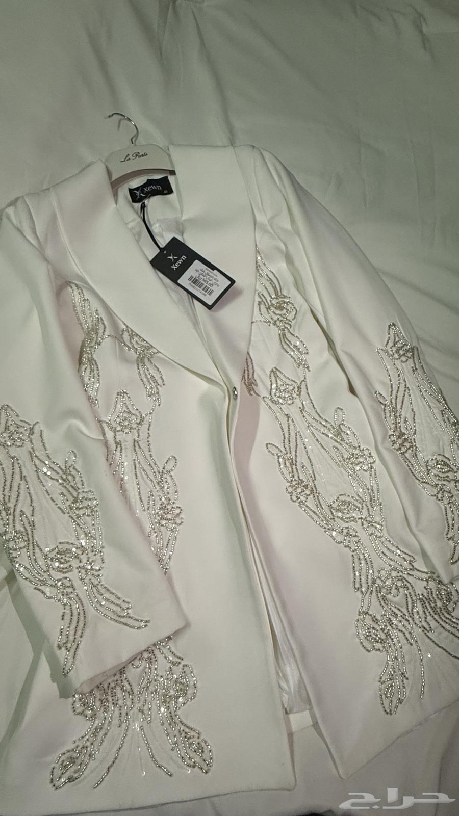 Suit with pants and blouse63858972603011111
