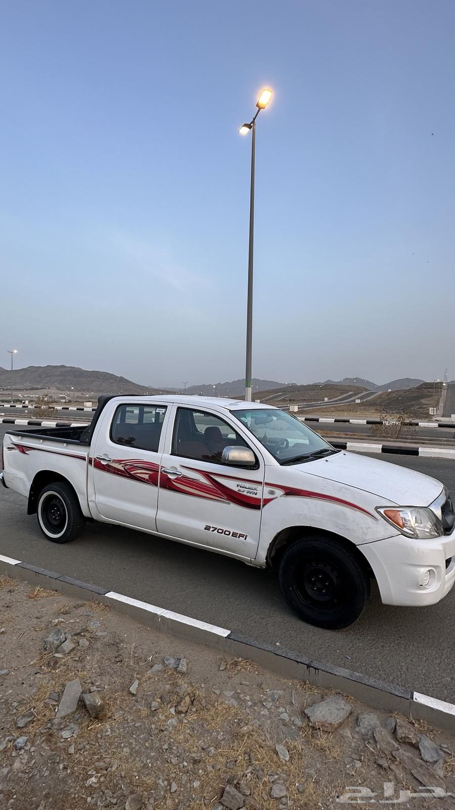 HiLux 201064040316990978111