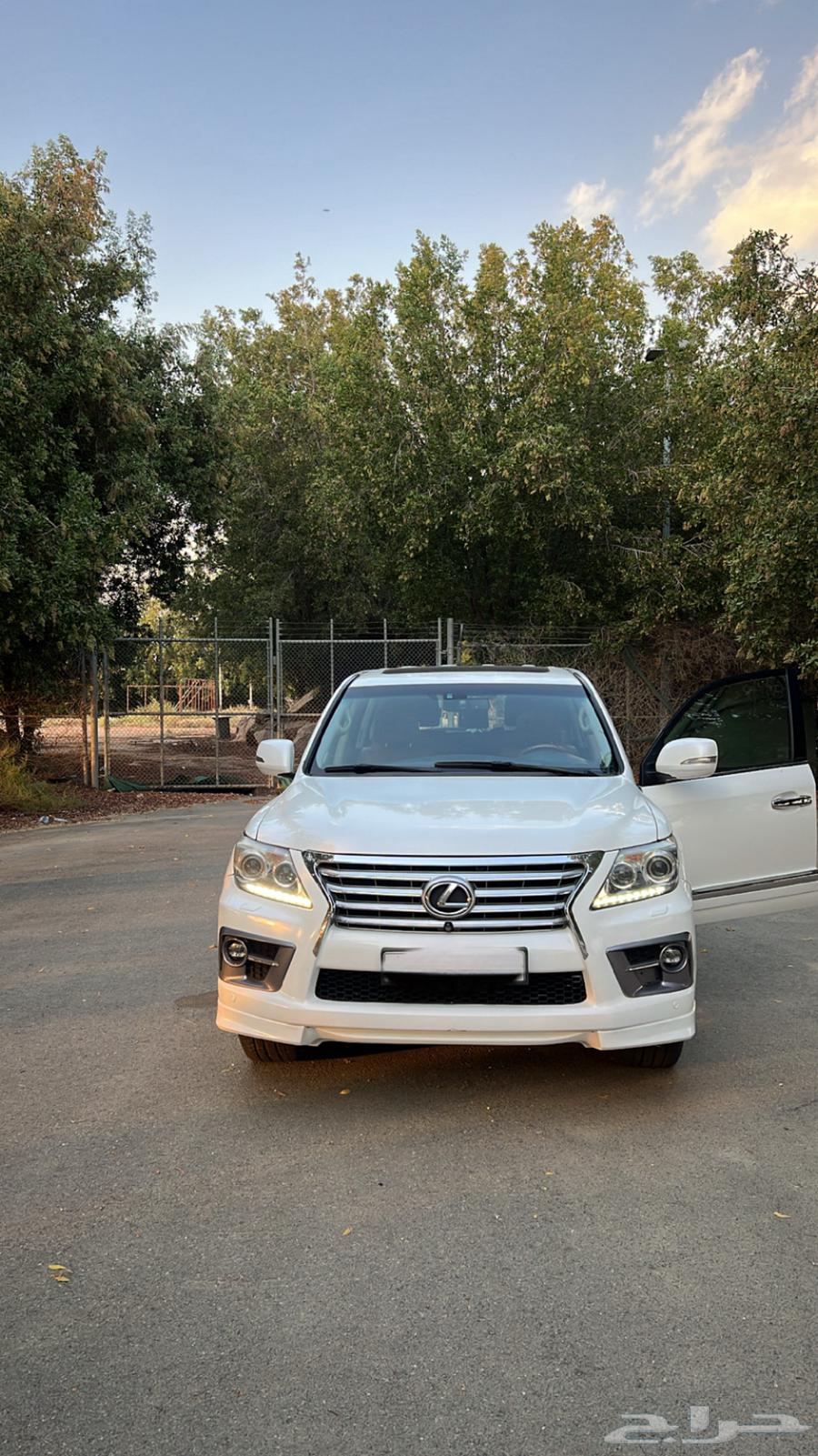 Lexus 2012 LX S64048477326209112