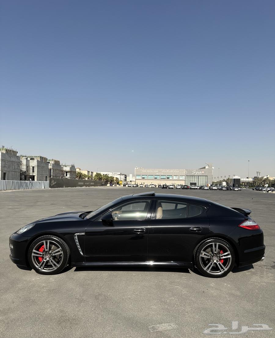Panamera with special plate M L A 66664030788736387114