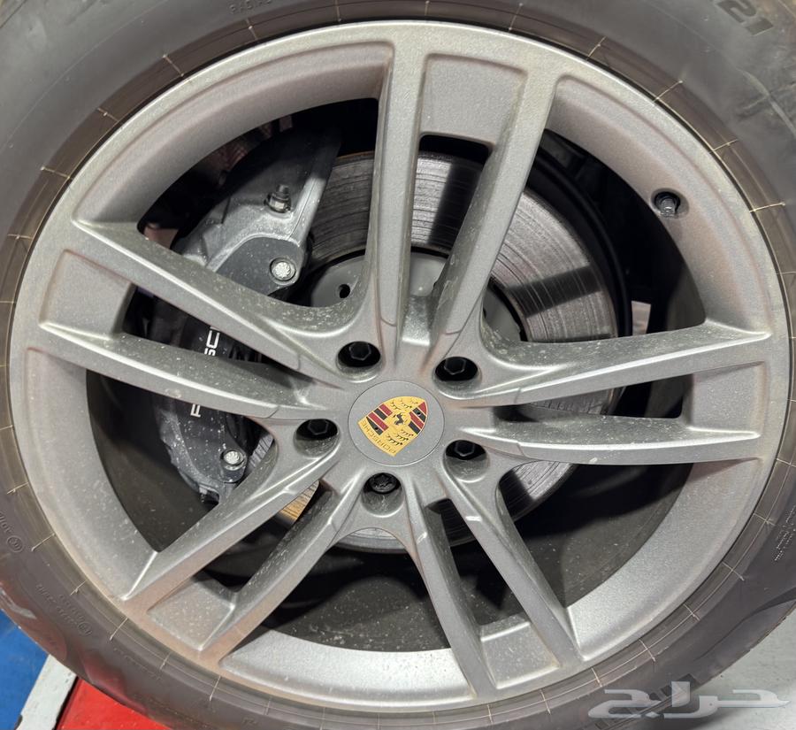 Porsche Cayenne and Kala Semi-New 2024 Cayenne Turbo Rims64040972882178111