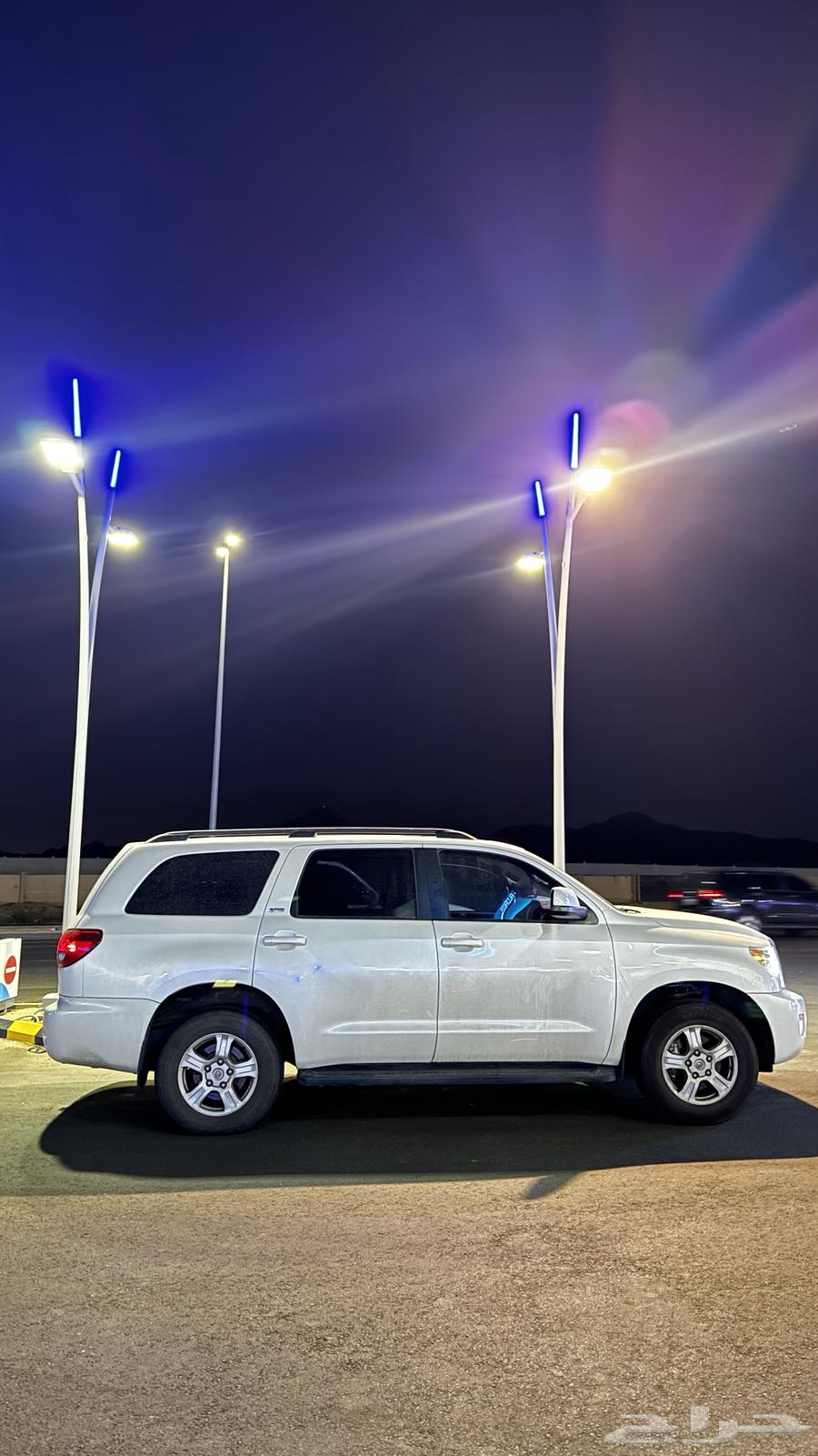 2016 Sequoia for sale, full option, sunroof, fridge64101818198913112