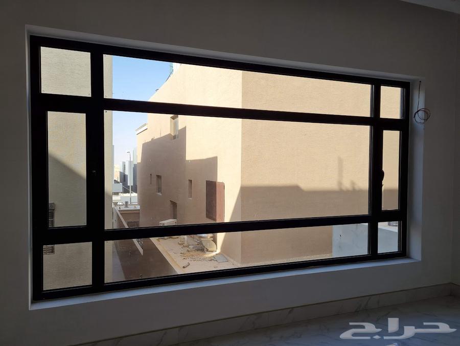 تفصيل نوافذ والالمنيوم و ابواب خشب و زجاج و درابزين و اثاث63613908720259114