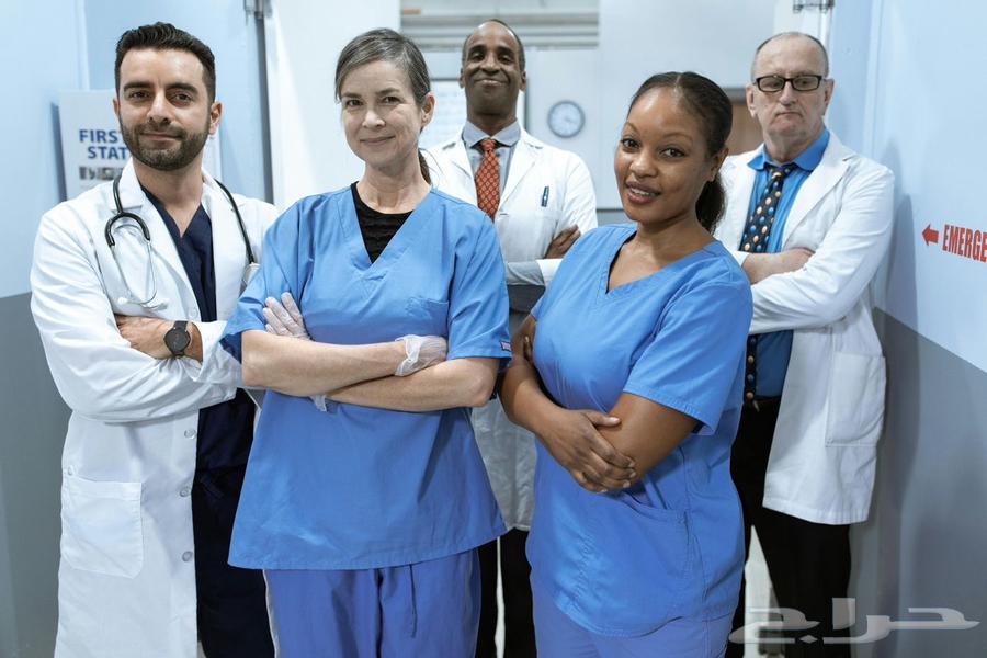 Home nursing for patients, experienced nurses with over ten years of experience63613917894531111