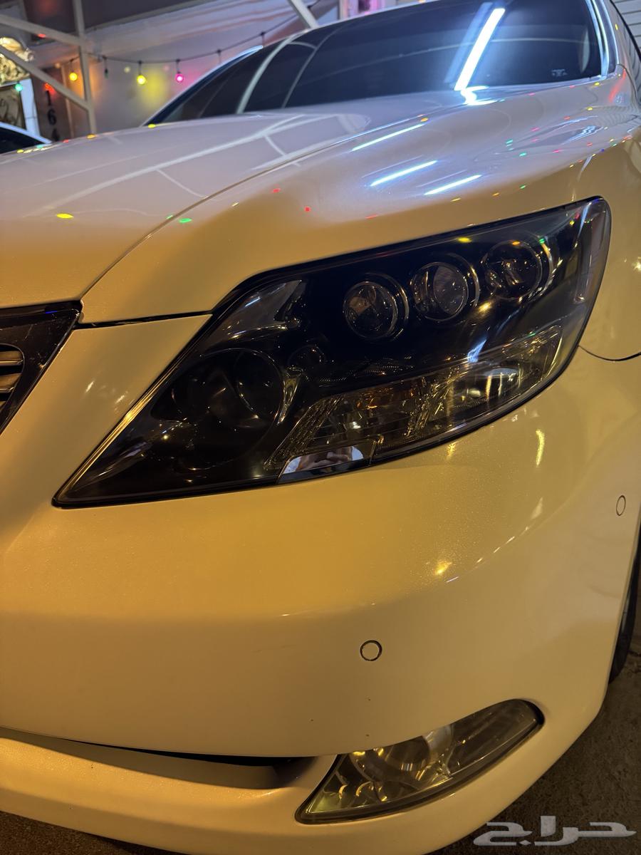 Front headlights for Lexus 460 for sale, three lenses in excellent condition64101903642499111