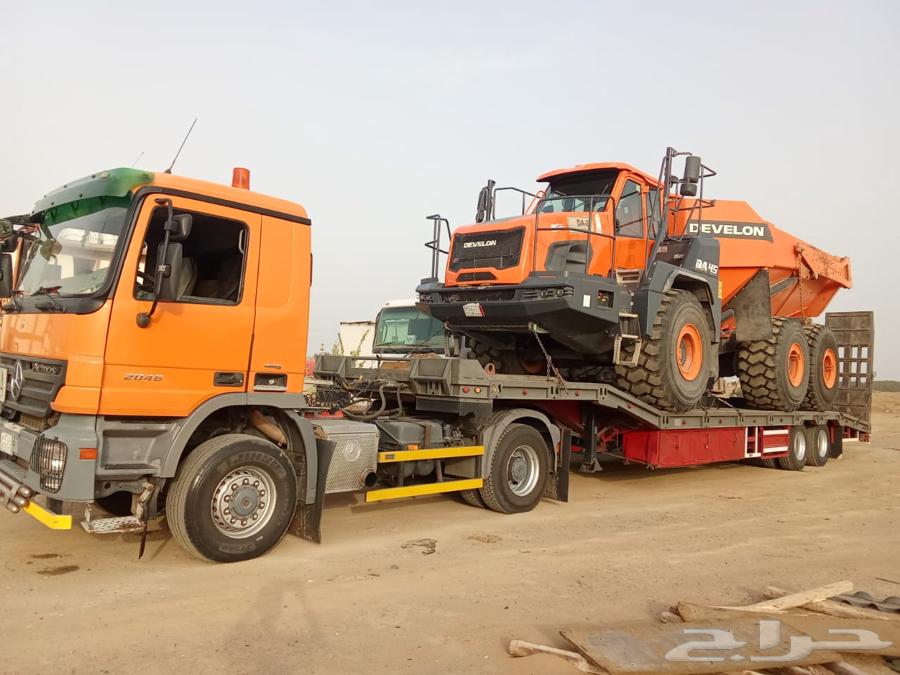 Available trailers in Jazan for transporting equipment and trucks in any direction63613933916161110