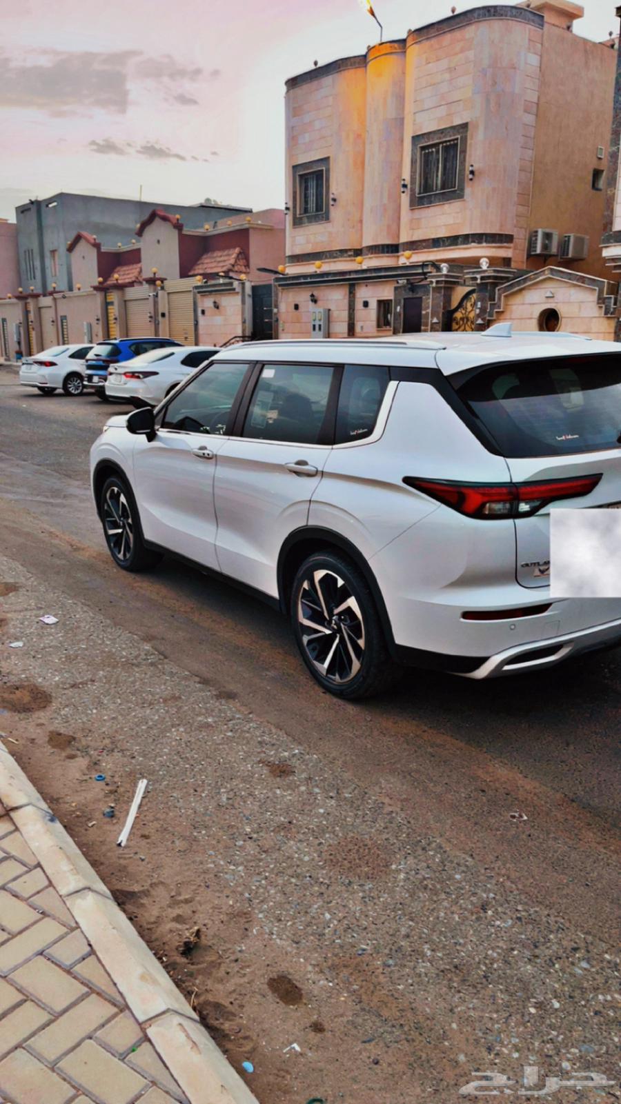 Mitsubishi Outlander 202364101912175362112