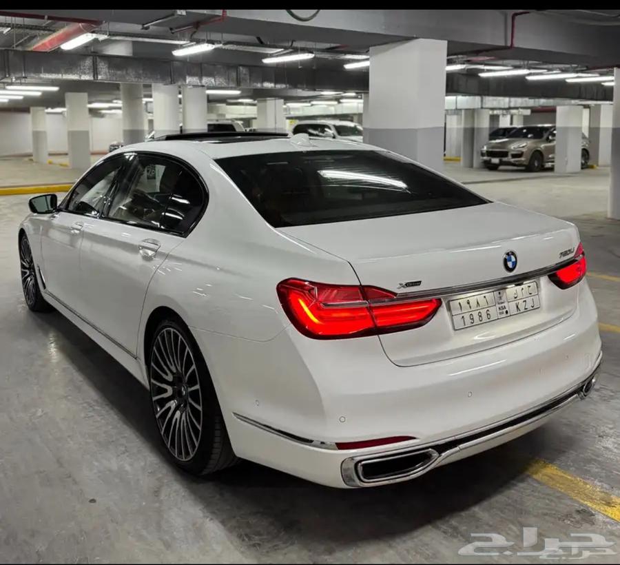 BMW 740 201764101925122818112