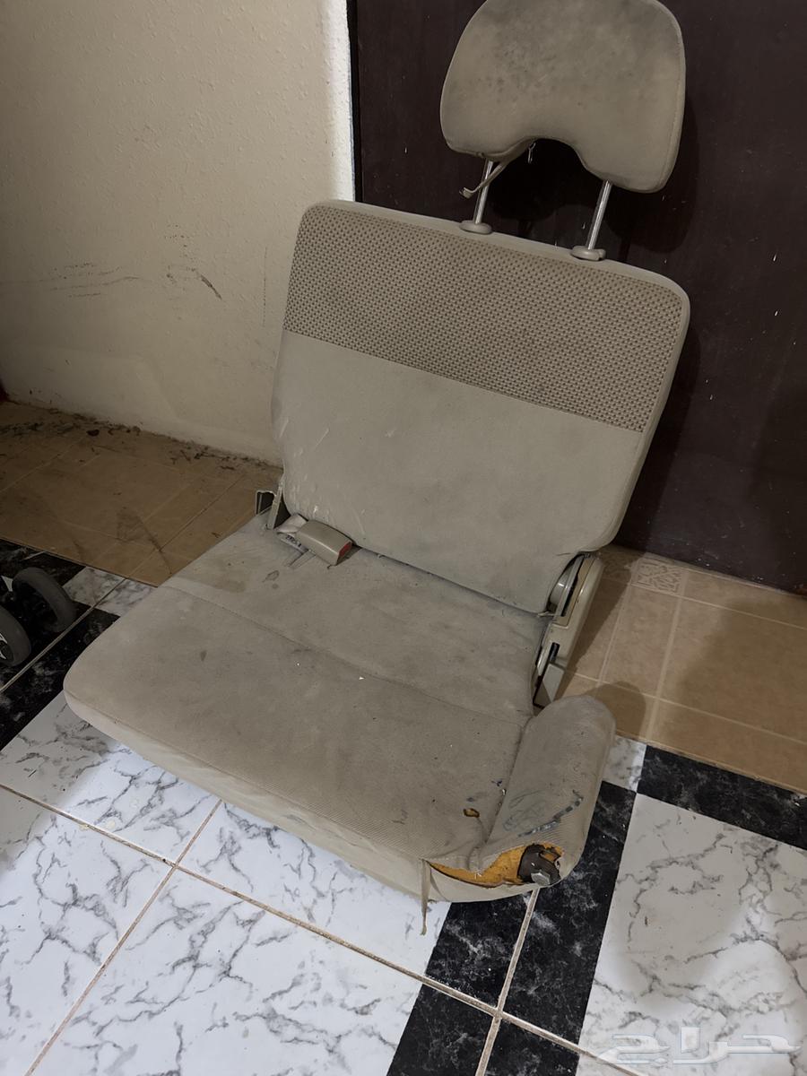 Camry tray in good condition for sale64101907734531111