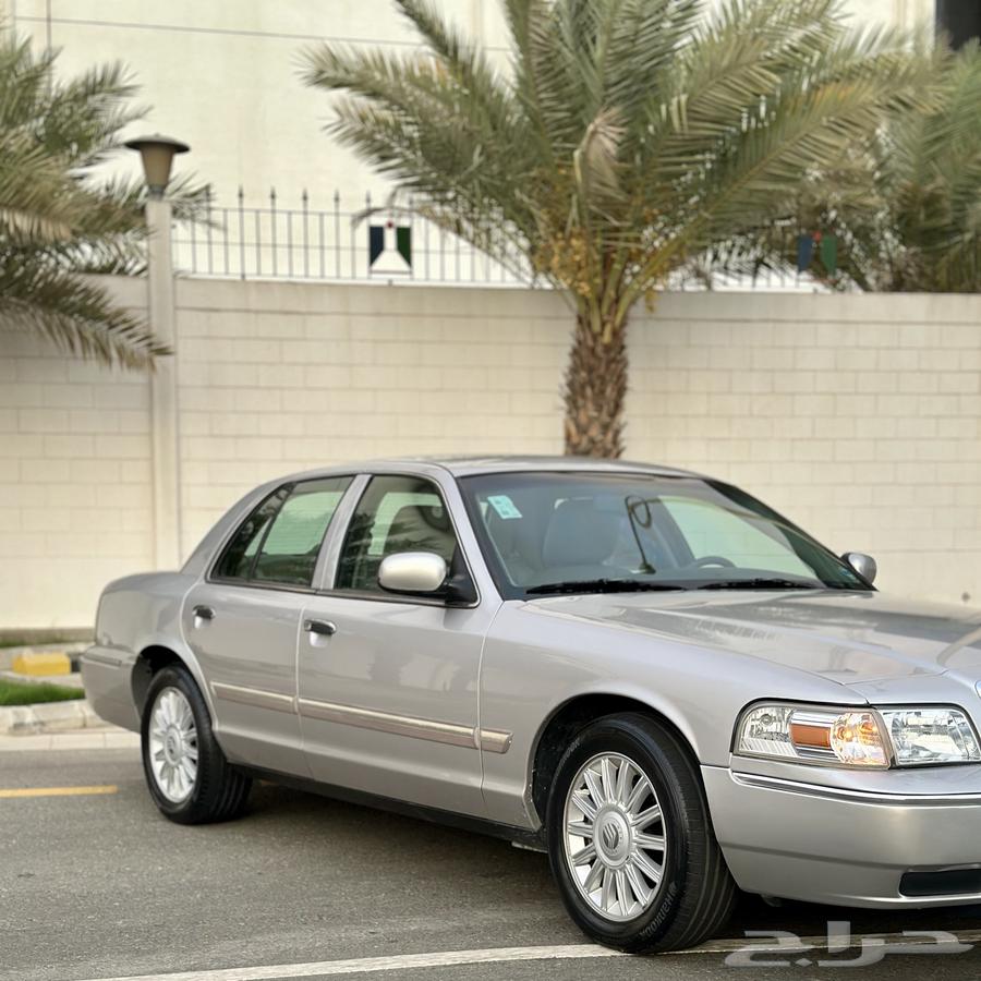 For sale 2011 Ford Marquis, clean64103406604162111