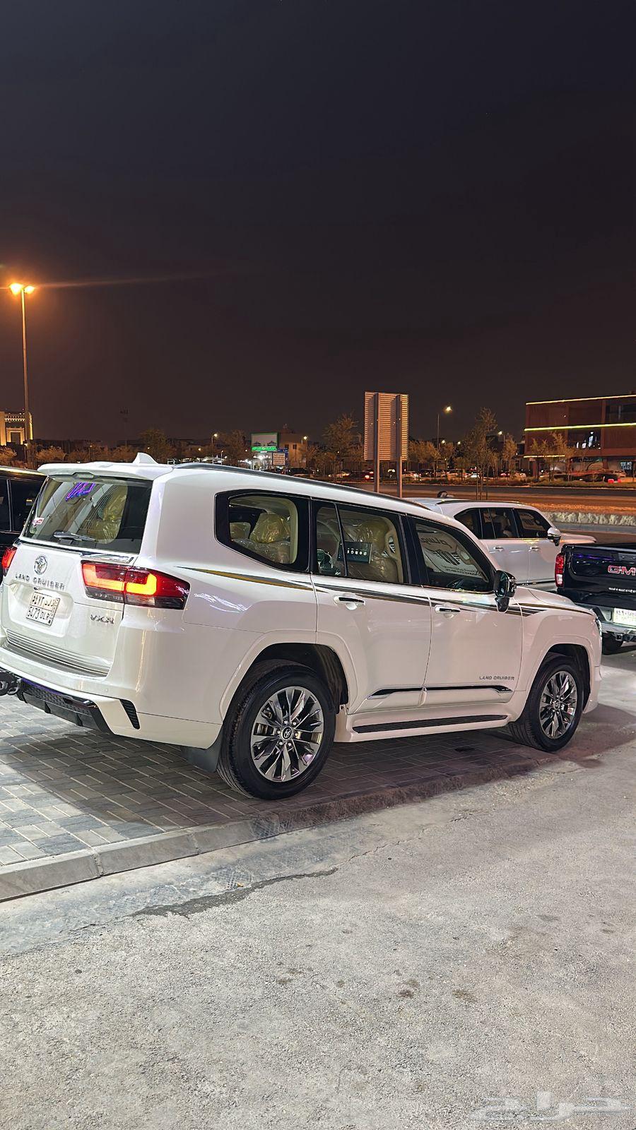 جيب الاندكروزر للايجار الشهري64222909504129111