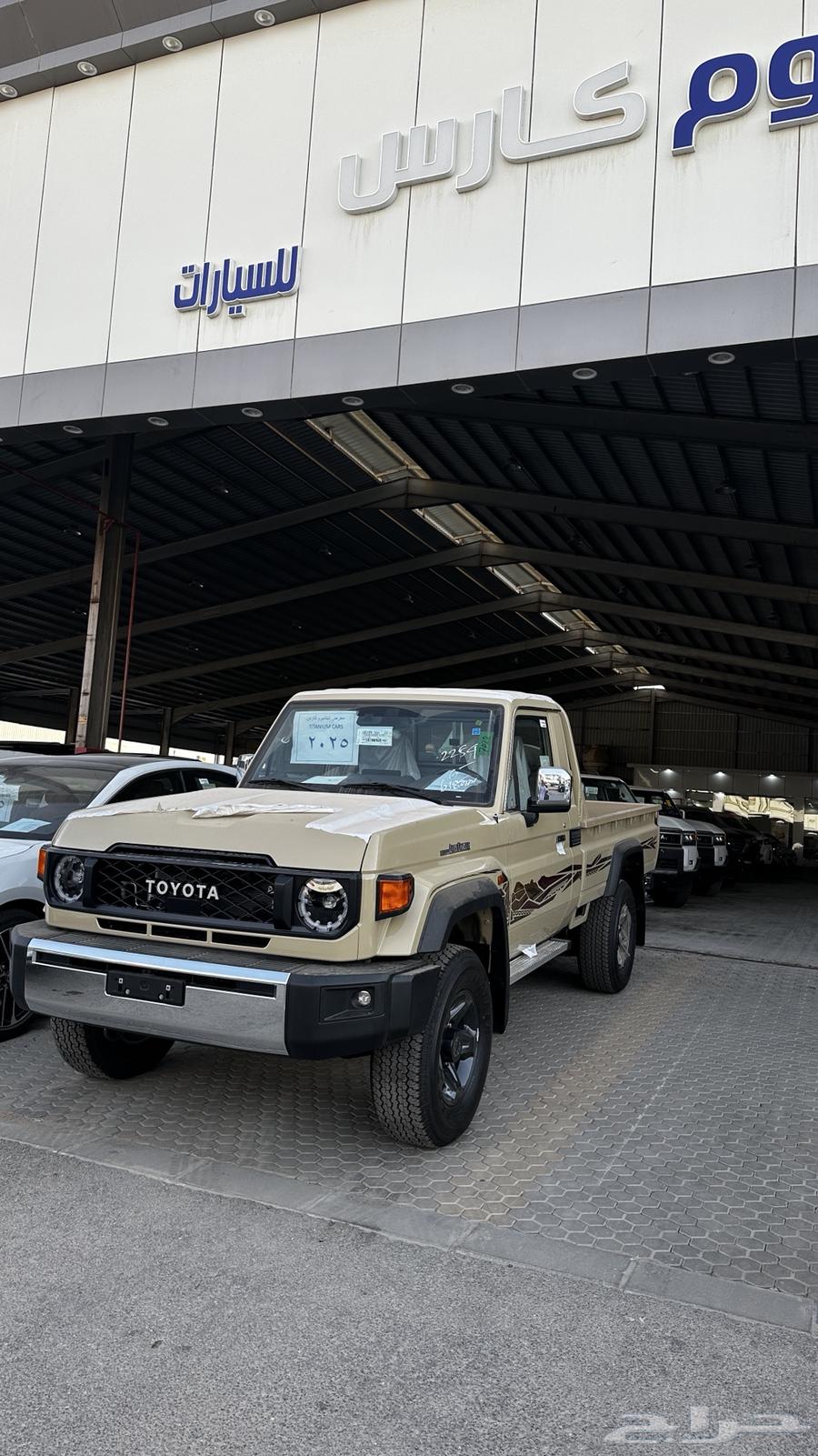 Diesel chassis with manual transmission, side curtains, without winch64123597322881111