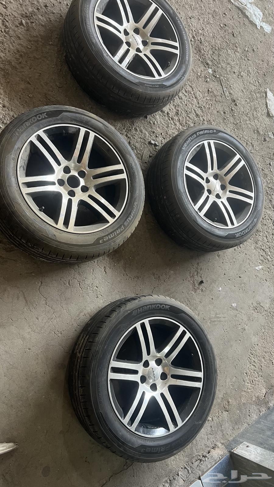 Challenger rims with new Hankook tires set64128523825155110
