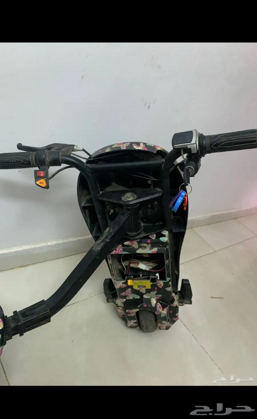 Pink-colored electric scooter63905317165827113