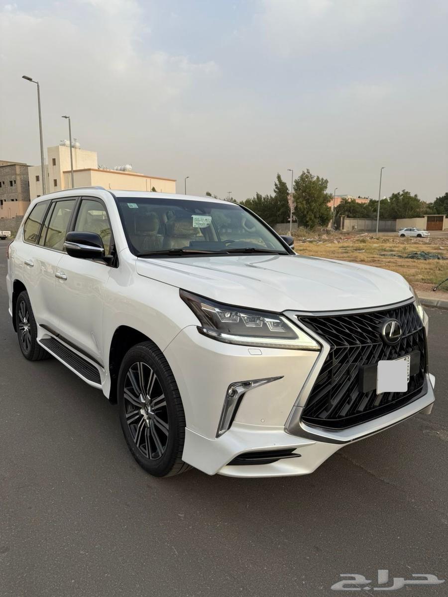 Lexus LX570 2019 for sale (( storage ))64141473809667111