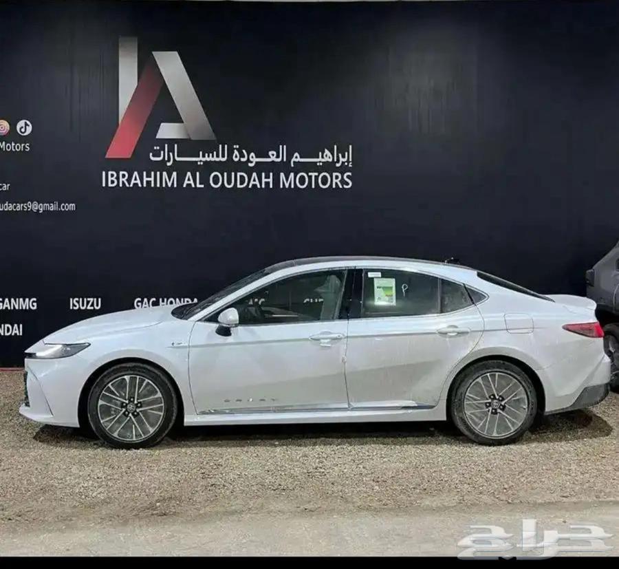 تويوتا كامري LE هايبرد64125806247811112