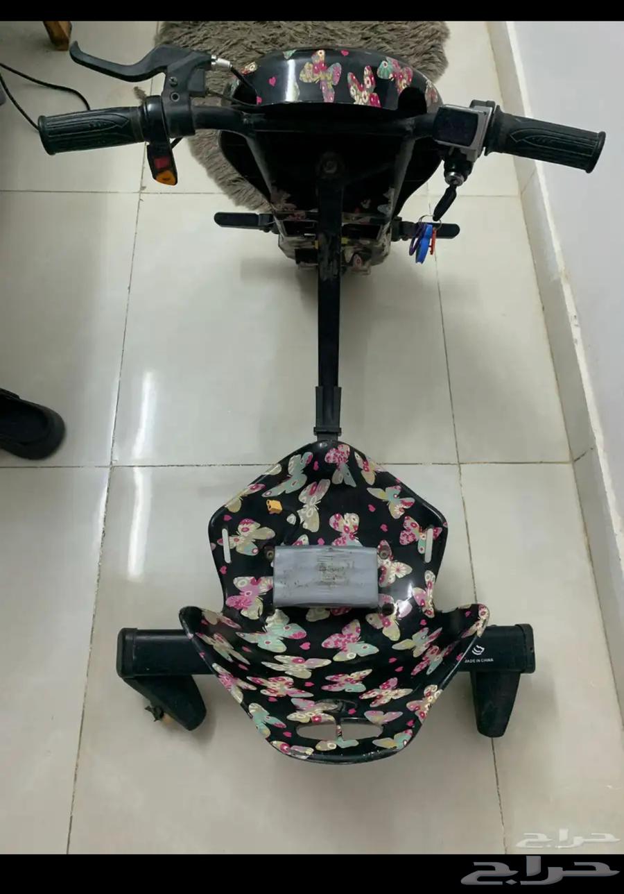 Pink-colored electric scooter63905317165827110