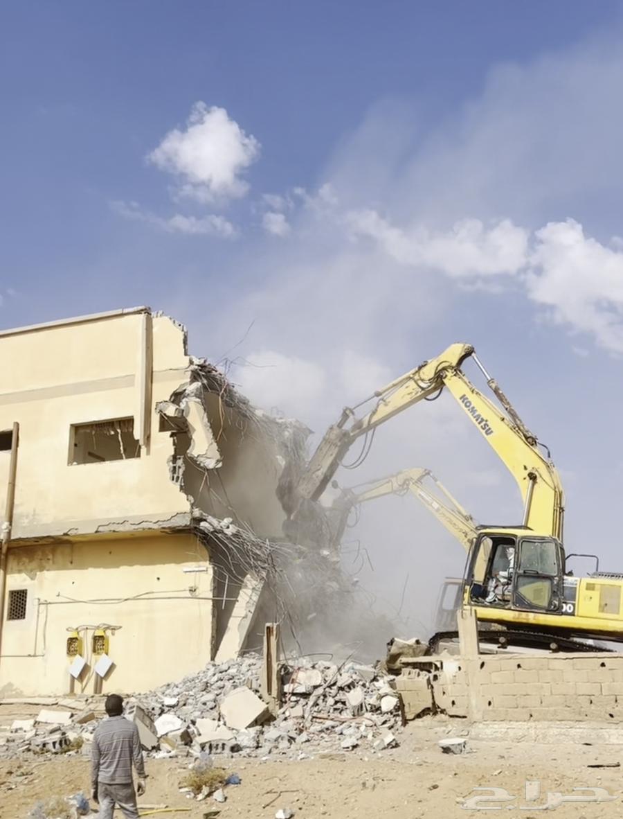 Buklein demolishes old buildings in exchange for iron64121410921345110
