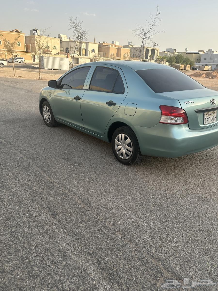 Yaris with low mileage64141478010113112