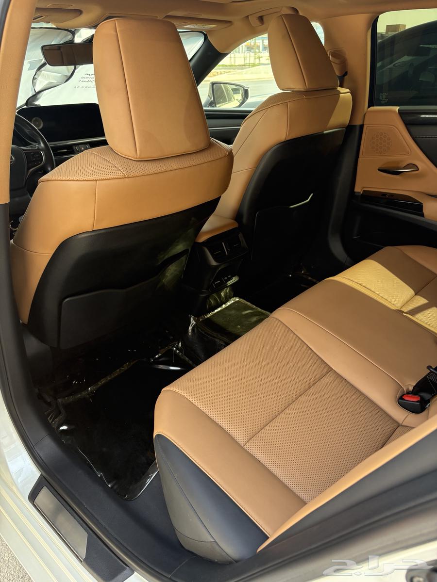 Lexus ES250 for rent at an attractive price64113372032514111