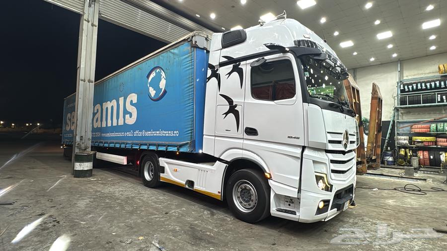 Refrigerated trucks and curtains available for rent with drivers, latest models64121600535425111